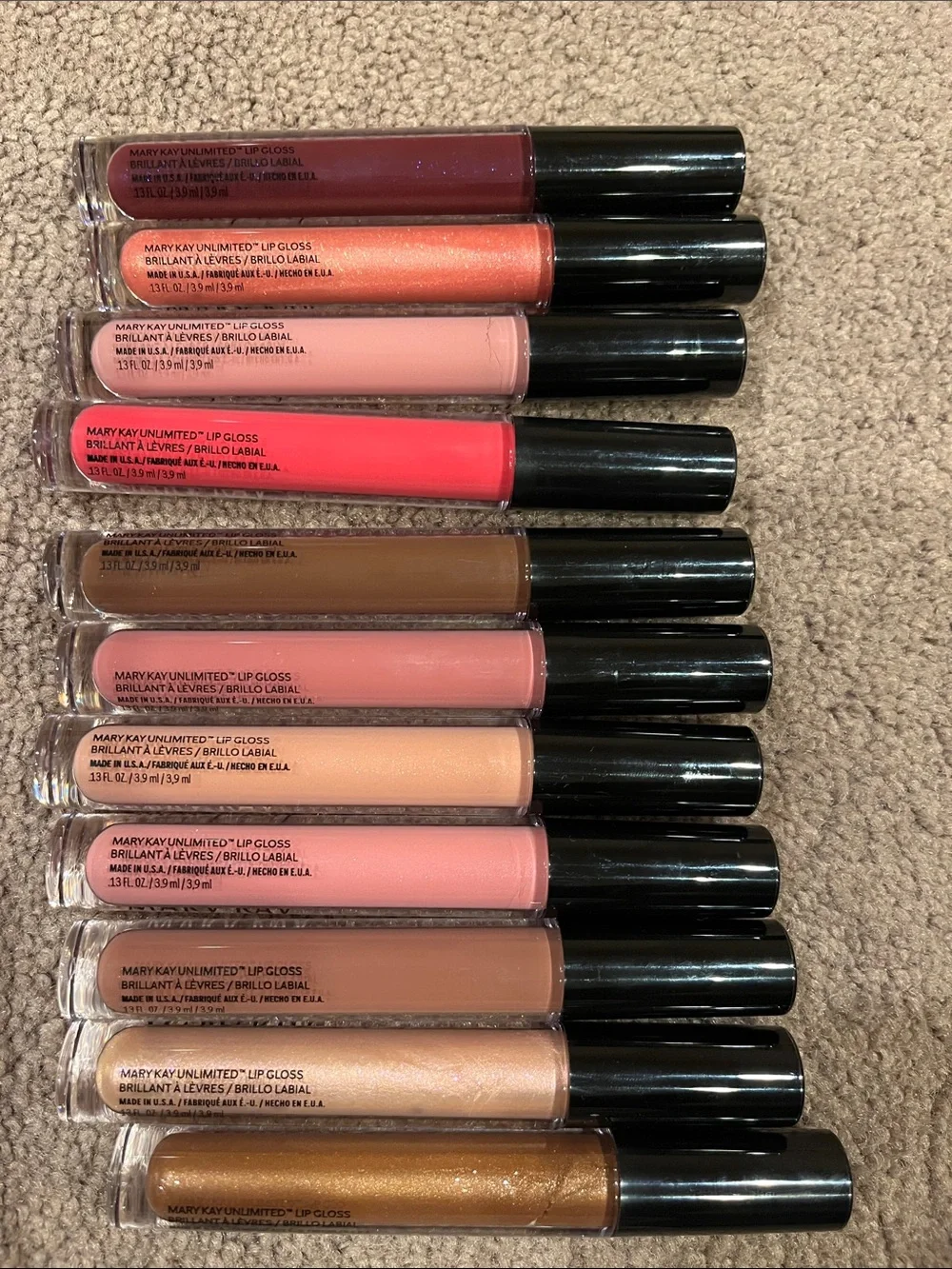 Mary Kay Ultimate Lip Gloss Set - with special edition Travel cosmetics bag